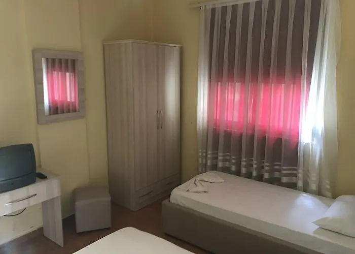 President Hotel Golem (Tirana)